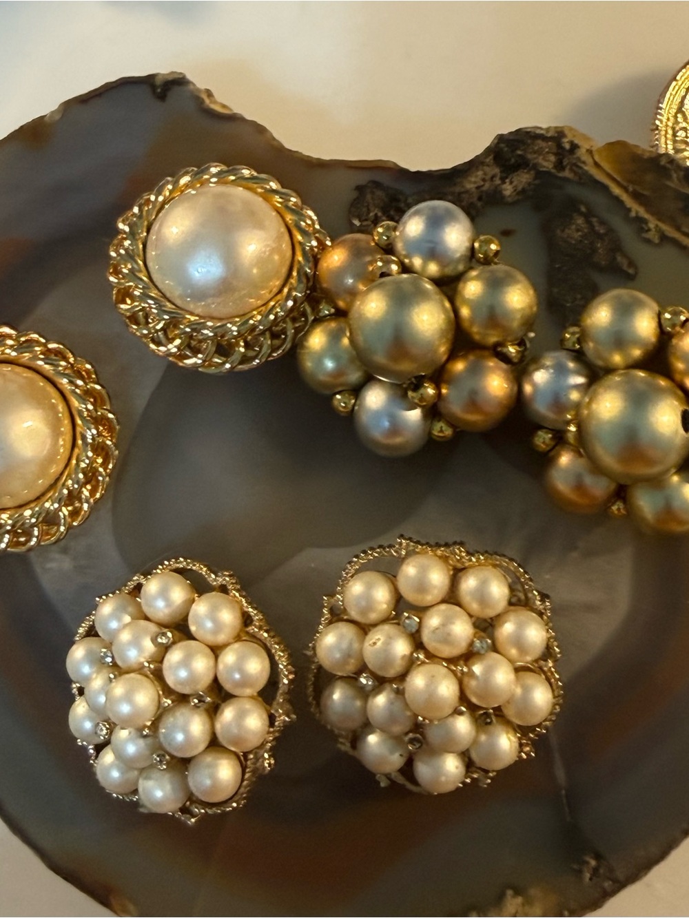 Vintage Gold-Tone Faux Pearl Cluster Clip Earrings Guc buy one buy all!